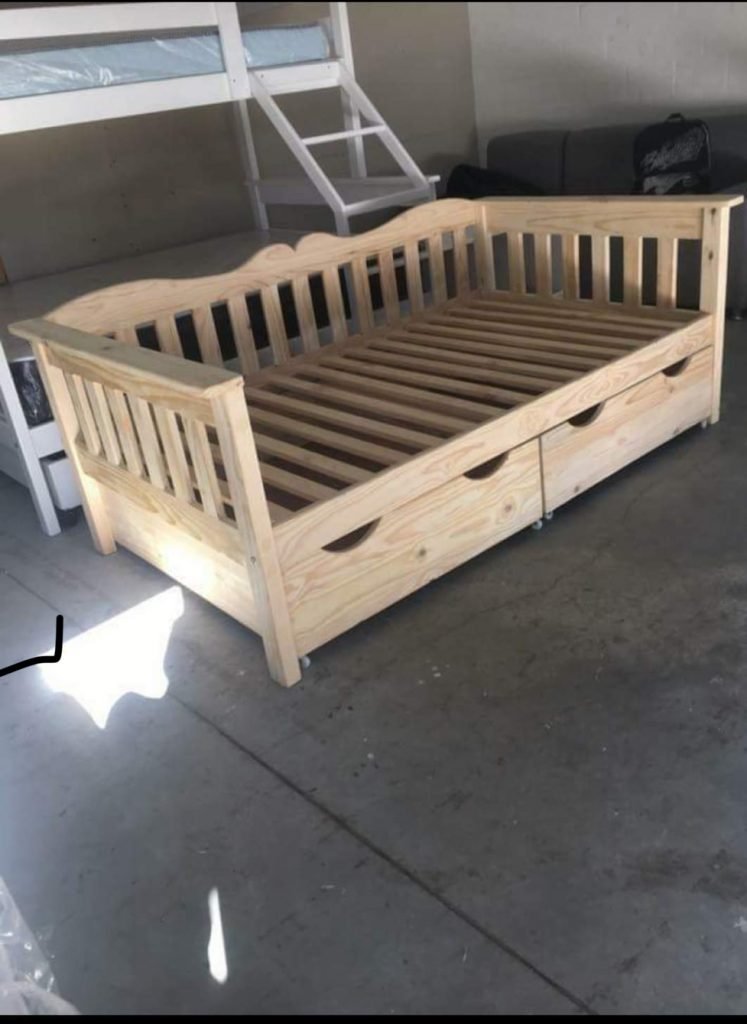 Daybed with Drawers